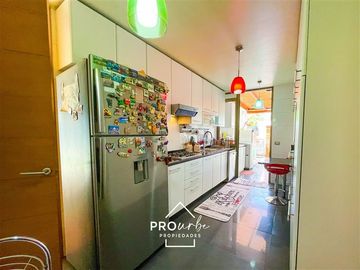 Casa en Venta en Onofre Jarpa y Carlos Vildosola /En Condominio excelente estado
