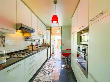 Casa en Venta en Onofre Jarpa y Carlos Vildosola /En Condominio excelente estado