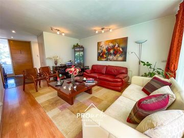 Casa en Venta en Onofre Jarpa y Carlos Vildosola /En Condominio excelente estado