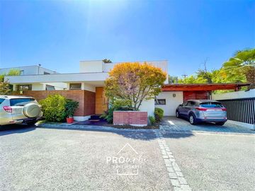 Casa en Venta en Onofre Jarpa y Carlos Vildosola /En Condominio excelente estado