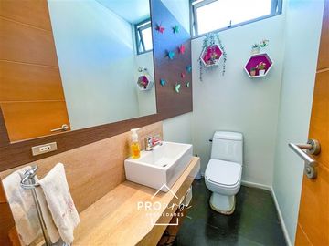 Casa en Venta en Onofre Jarpa y Carlos Vildosola /En Condominio excelente estado