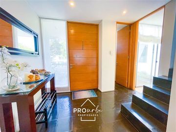 Casa en Venta en Onofre Jarpa y Carlos Vildosola /En Condominio excelente estado