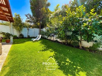 Casa en Venta en Onofre Jarpa y Carlos Vildosola /En Condominio excelente estado