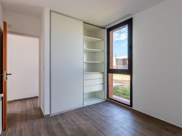 CASA EN VENTA CITY BELL EL QUIMILAR 3 DORMITORIOS
