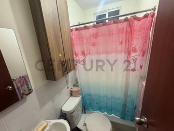 Venta de casa en la Vía Salitre, Urb. Compostela