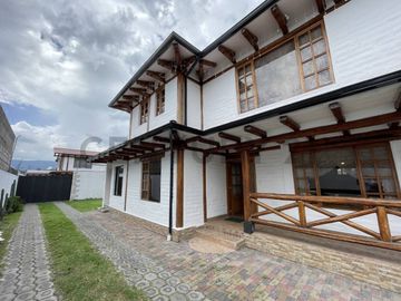 CASA DE VENTA ALANGASÍ (SECTOR SAN GABRIEL)