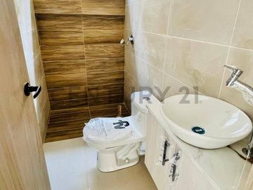Venta de casa en la Vía Salitre, La Aurora