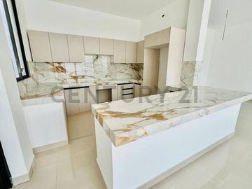 Venta de casa en la Vía Salitre, La Aurora