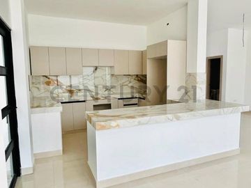 Venta de casa en la Vía Salitre, La Aurora