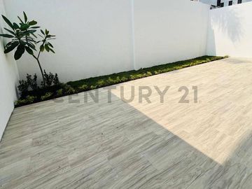 Venta de casa en la Vía Salitre, La Aurora