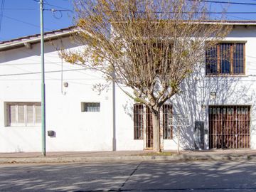 VENDO EN BLOCK - LOCAL   CHALET 2 AMBIENTES   DEPARTAMENTO EN BARRIO DON BOSCO