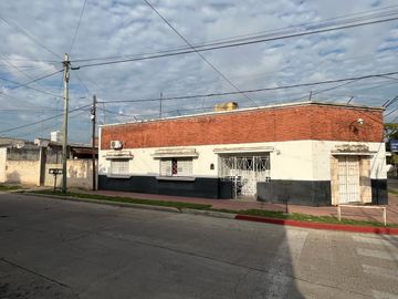 Casa a 100 mts de Av. Sabattini, 406m2 de terreno!!!