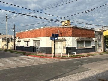 Casa a 100 mts de Av. Sabattini, 406m2 de terreno!!!
