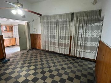 Casa a 100 mts de Av. Sabattini, 406m2 de terreno!!!