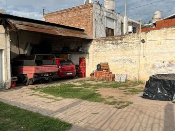 Casa a 100 mts de Av. Sabattini, 406m2 de terreno!!!