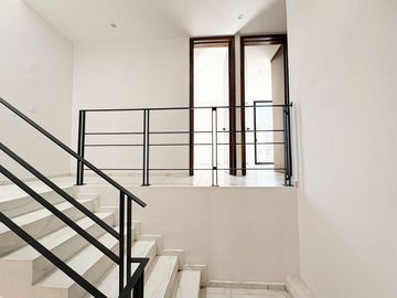 CASA NUEVA CON ROOF GARDEN EN LA RUA