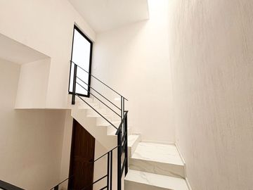 CASA NUEVA CON ROOF GARDEN EN LA RUA