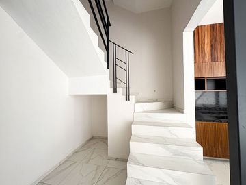 CASA NUEVA CON ROOF GARDEN EN LA RUA