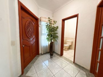 CASA CON EXCELENTES ESPACIOS EN EL FORTÍN.