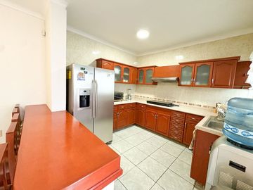 CASA CON EXCELENTES ESPACIOS EN EL FORTÍN.