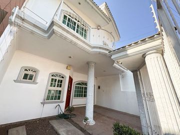 CASA CON EXCELENTES ESPACIOS EN EL FORTÍN.