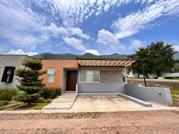 CASA CON VISTA AL LAGO EN SAN JUAN CÓSALA, EN LA RIBERA DE CHAPALA.