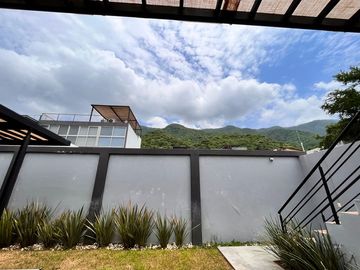 CASA CON VISTA AL LAGO EN SAN JUAN CÓSALA, EN LA RIBERA DE CHAPALA.