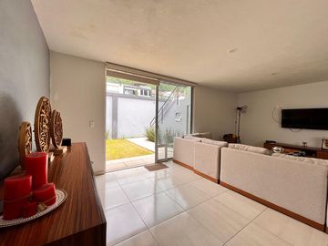 CASA CON VISTA AL LAGO EN SAN JUAN CÓSALA, EN LA RIBERA DE CHAPALA.