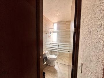 CASA CON VISTA AL LAGO EN SAN JUAN CÓSALA, EN LA RIBERA DE CHAPALA.