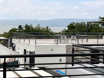 CASA CON VISTA AL LAGO EN SAN JUAN CÓSALA, EN LA RIBERA DE CHAPALA.