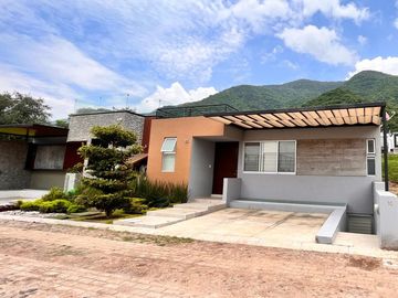 CASA CON VISTA AL LAGO EN SAN JUAN CÓSALA, EN LA RIBERA DE CHAPALA.