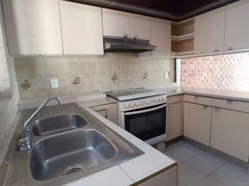 CASA PARA REMODELAR EN LADRON DE GUEVARA