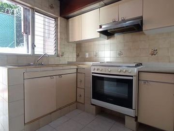 CASA PARA REMODELAR EN LADRON DE GUEVARA