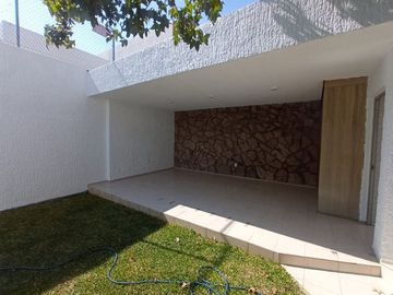 CASA PARA REMODELAR EN LADRON DE GUEVARA