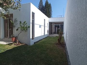 CASA PARA REMODELAR EN LADRON DE GUEVARA