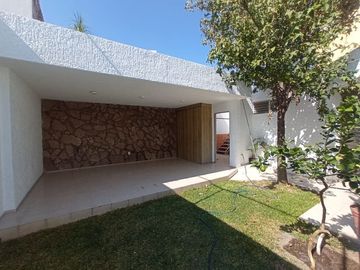 CASA PARA REMODELAR EN LADRON DE GUEVARA