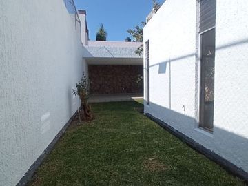 CASA PARA REMODELAR EN LADRON DE GUEVARA