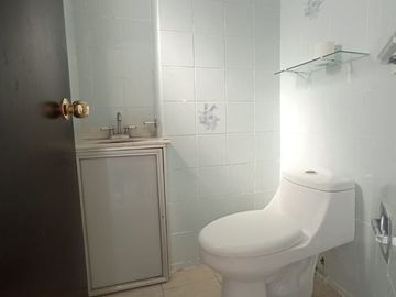 CASA PARA REMODELAR EN LADRON DE GUEVARA