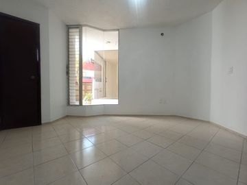 CASA PARA REMODELAR EN LADRON DE GUEVARA