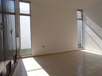 CASA PARA REMODELAR EN LADRON DE GUEVARA