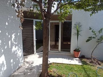 CASA PARA REMODELAR EN LADRON DE GUEVARA
