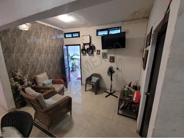 Se vende casa en la col. Paseo del Bosque a 5 calles del libramiento sur