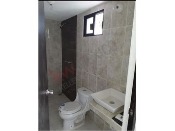 Se vende casa en la col. Paseo del Bosque a 5 calles del libramiento sur