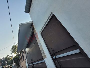 Se vende casa en la col. Paseo del Bosque a 5 calles del libramiento sur