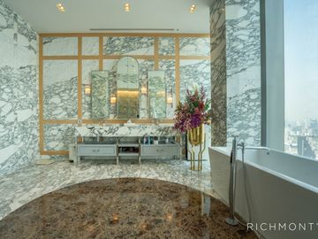 Exclusive 3+1 Bedroom Luxury Condo at The Ritz-Carlton