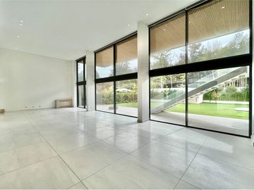 EXCLUSIVO DÚPLEX CON JARDÍN, PISCINA EN SAN DAMIÁN