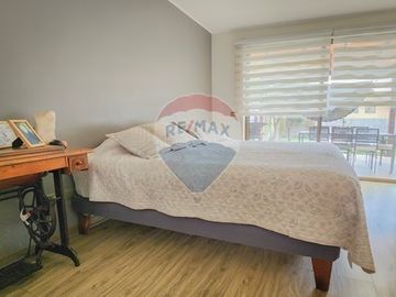 OPORTUNIDAD!! CASA FAMILIAR, Gran Patio! 4D/3B