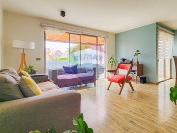 OPORTUNIDAD!! CASA FAMILIAR, Gran Patio! 4D/3B