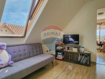OPORTUNIDAD!! CASA FAMILIAR, Gran Patio! 4D/3B