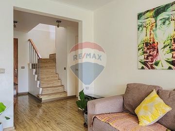 OPORTUNIDAD!! CASA FAMILIAR, Gran Patio! 4D/3B